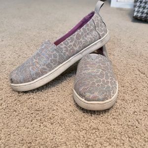 Toms girls youth slip on canvas shoes